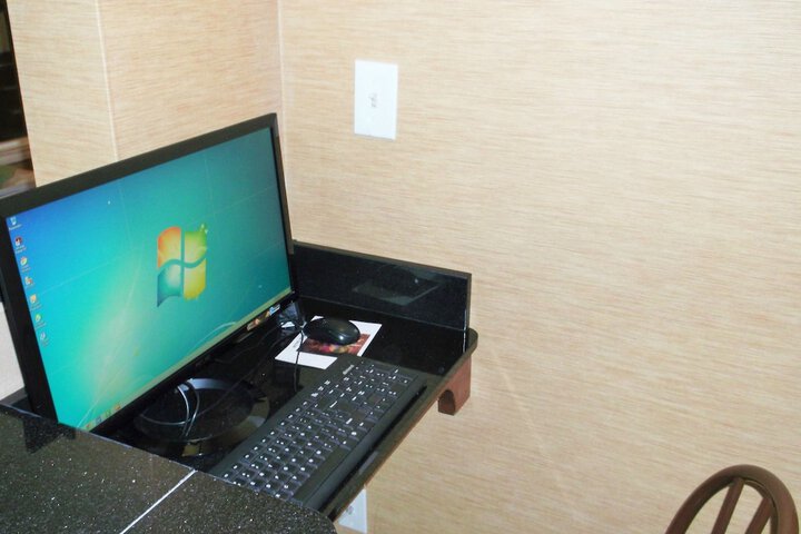 Business Center 29 of 39