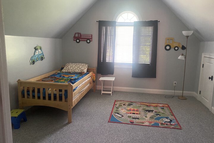 Room 32 of 77