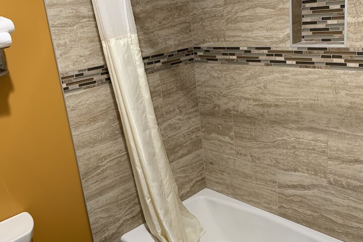 Ontario Inn & Suites