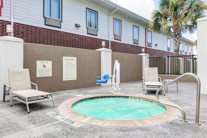Holiday Inn Express Hotel & Suites Clute - Lake Jackson by IHG