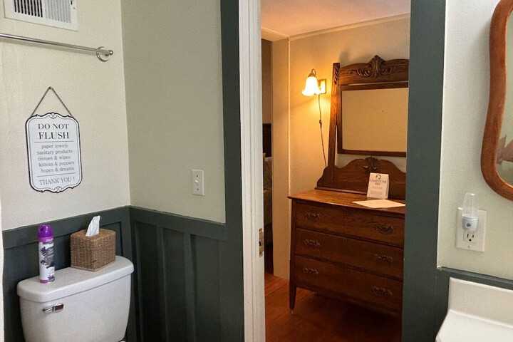 Room 64 of 82
