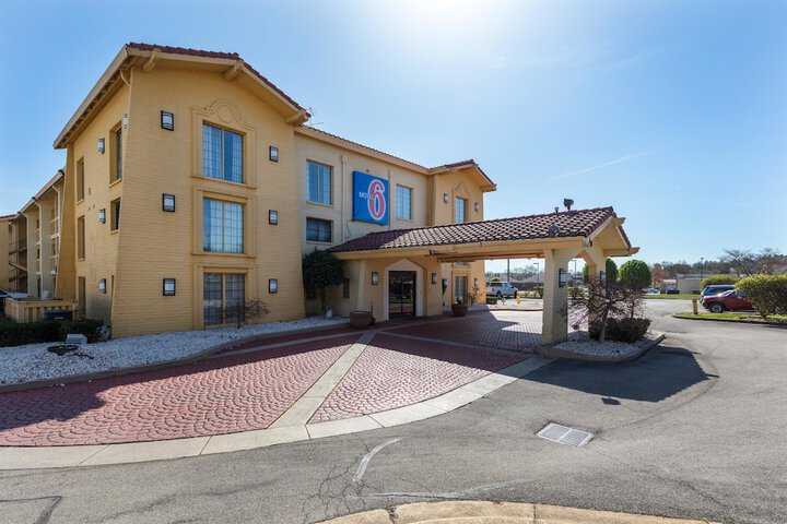Hotel 3 of 34