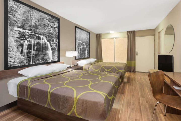 Room 12 of 21