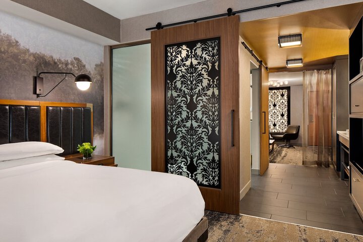 Room 35 of 109
