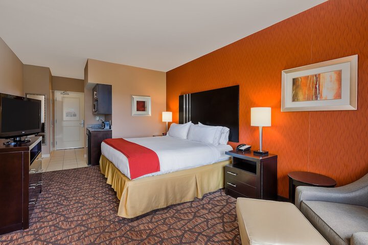 Holiday Inn Express & Suites Alpine Southeast by IHG