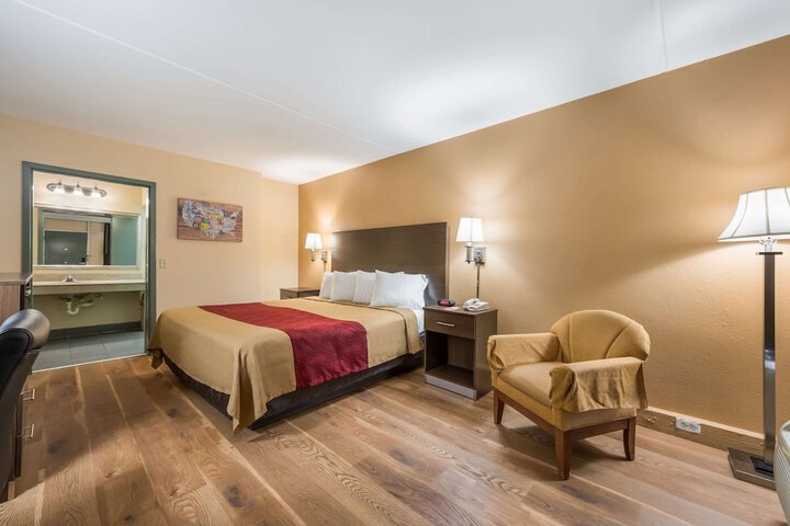 Room 11 of 21