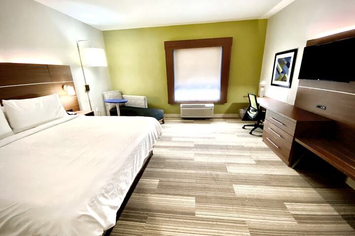 Room 26 of 62