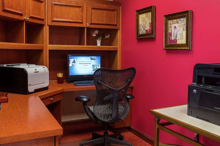 Business Center 39 of 39