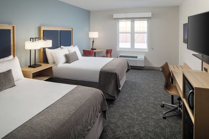 Room 13 of 40
