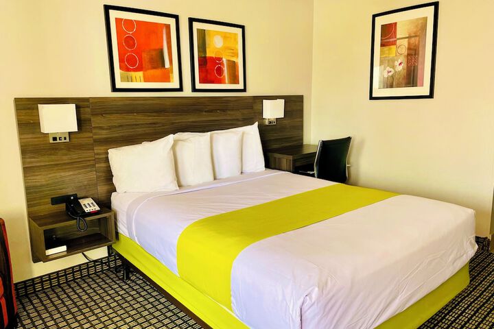 Room 12 of 20