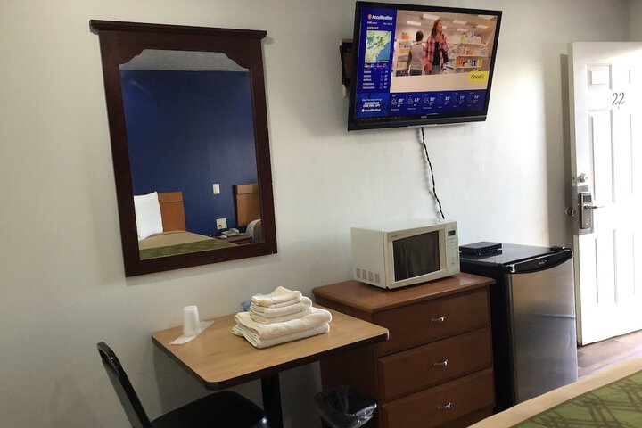 Room 4 of 38