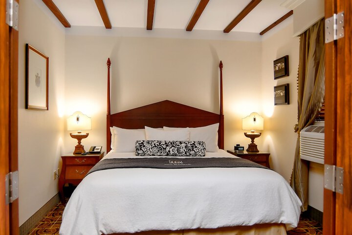 Brand Plaza Hotel