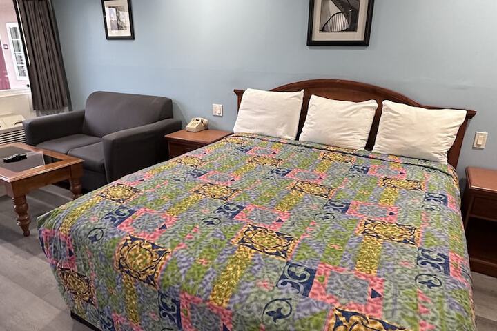 Room 17 of 26