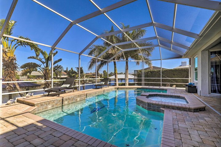 Heated Pool / spa & Dock: Apollo Beach Home on Canal