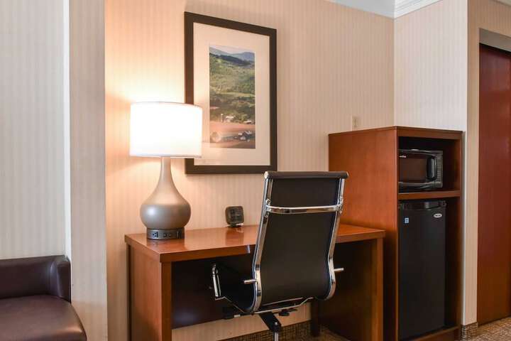 Comfort Suites Downtown Carlisle