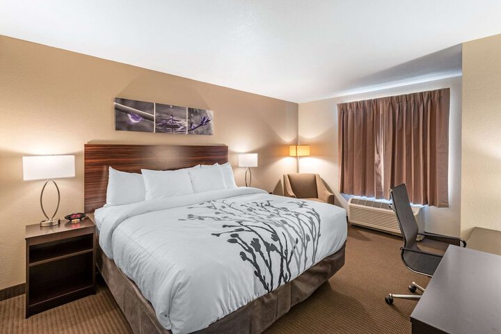 Room 9 of 35