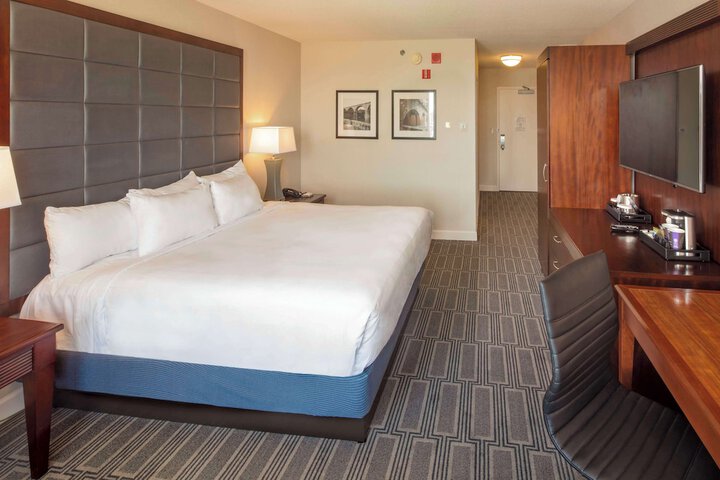 Room 42 of 152