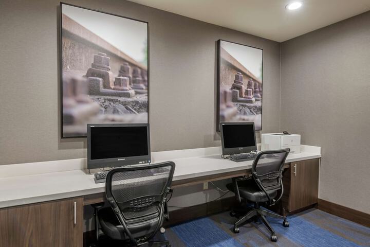 Business Center 28 of 28
