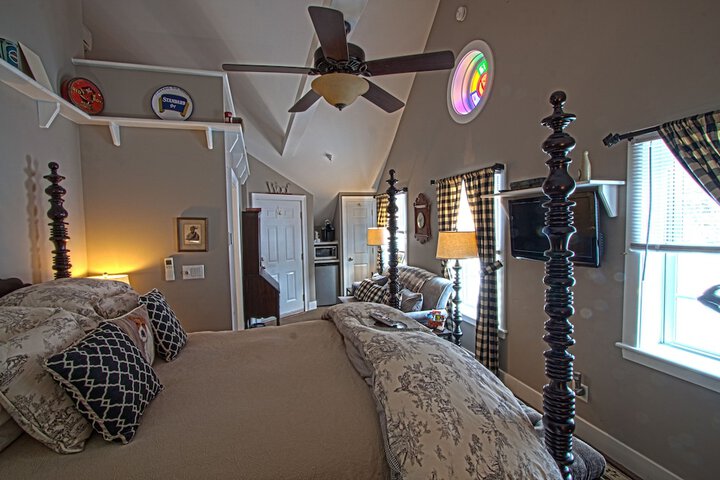 Room 30 of 200