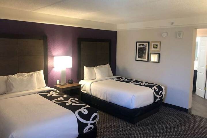 Room 27 of 34