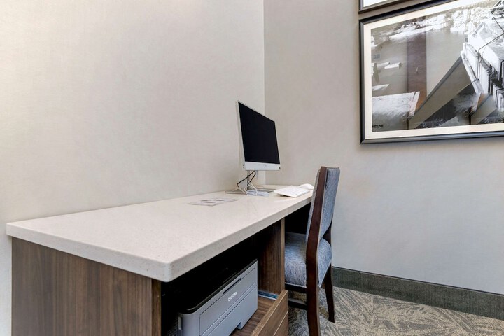 Business Center 33 of 33
