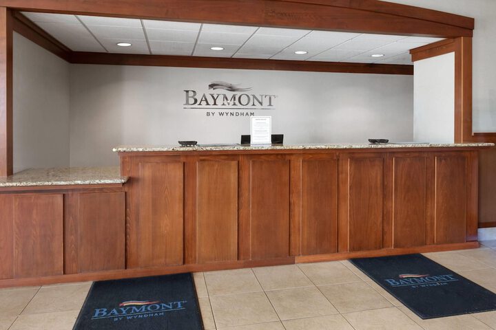 Baymont by Wyndham Jamestown Conference Center & Water Park