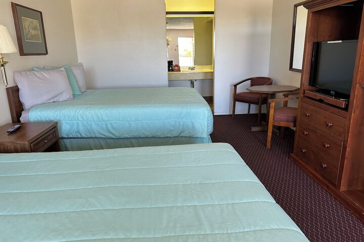 Windcrest Inn and Suites