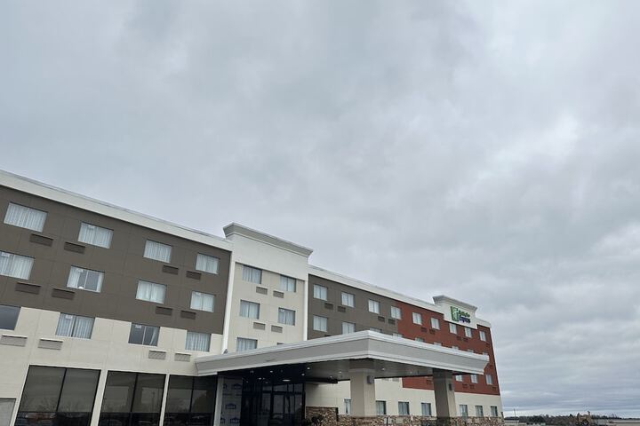 Hotel 2 of 34