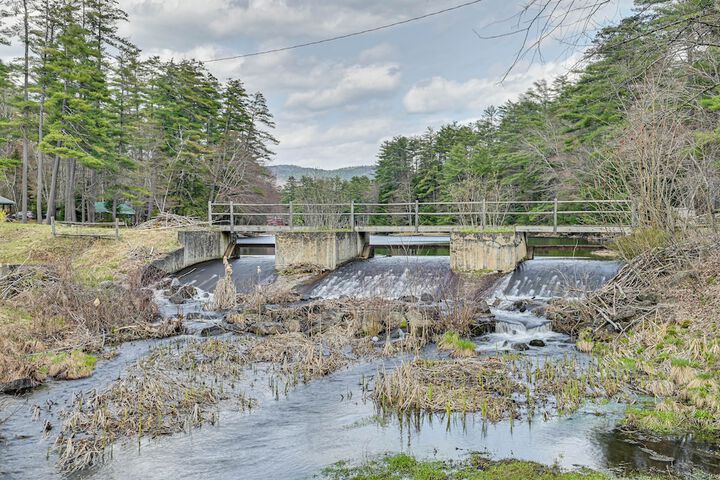 Lake & Beach Access at Lake Luzerne Cabin!