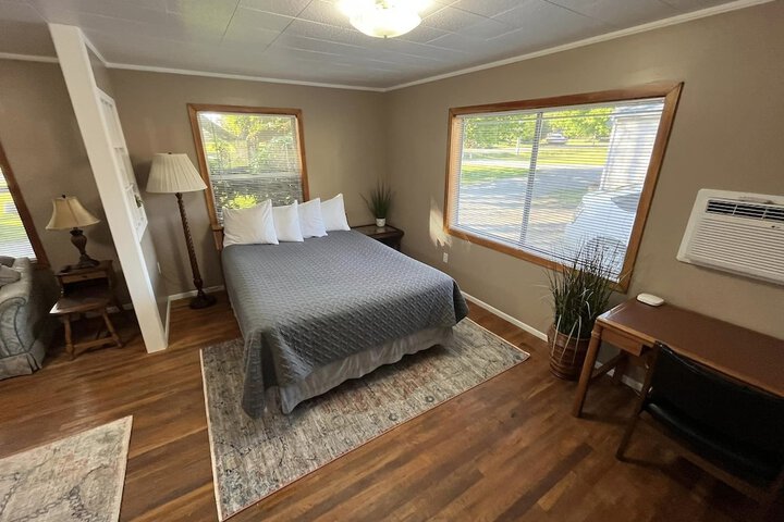 Cascade Motel