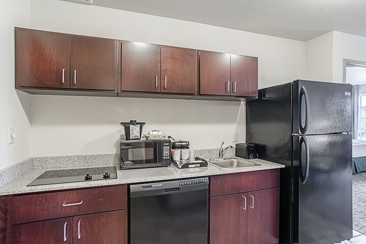 Cobblestone Hotel & Suites - Greenville