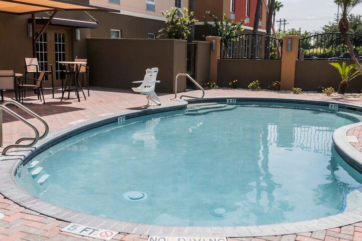 Pool 6 of 32
