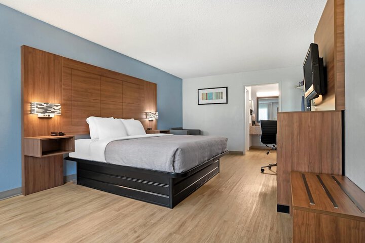 Quality Inn & Suites near Lake Eufaula