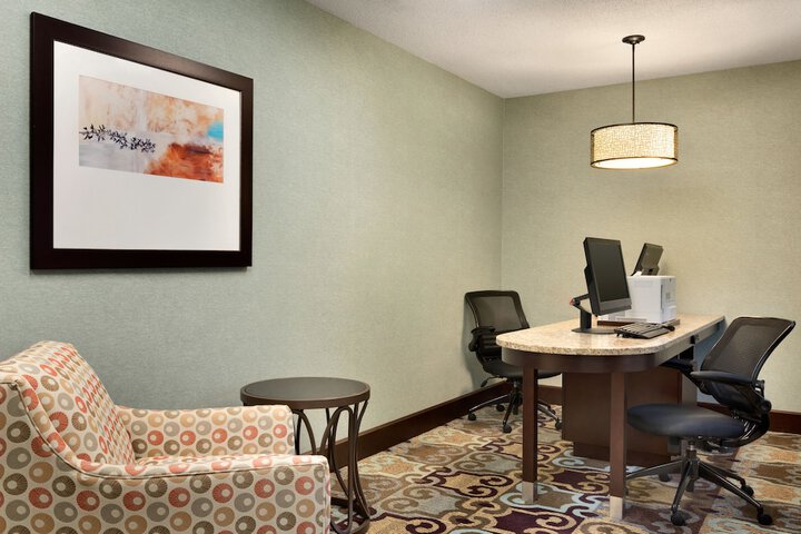 Business Center 25 of 27