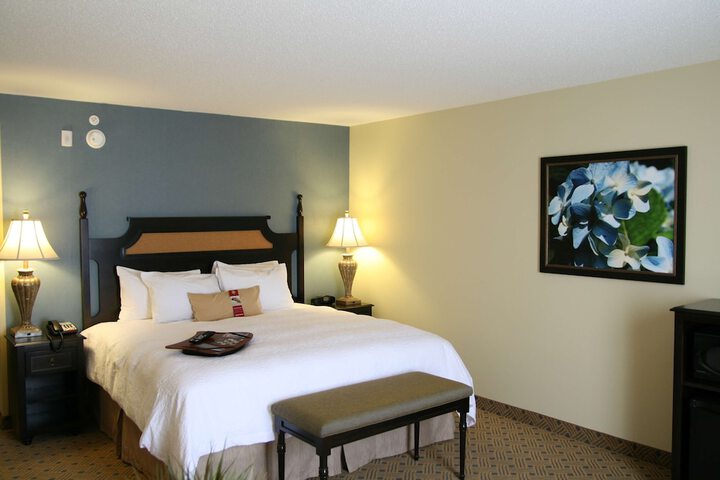 Room 11 of 33