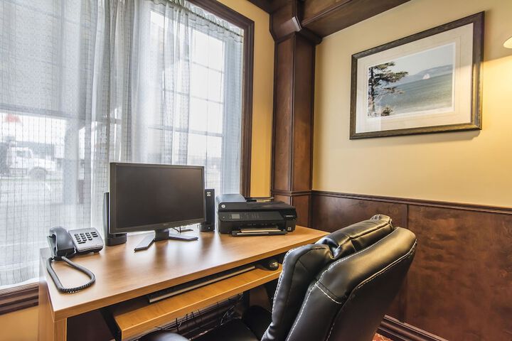 Business Center 66 of 68