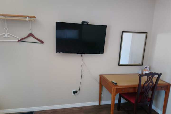 Room 4 of 57