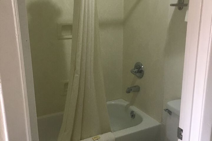Room 9 of 17