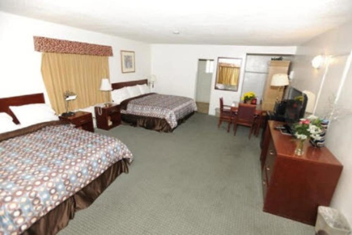 Room 11 of 34
