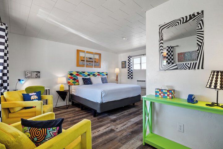 Room 16 of 31