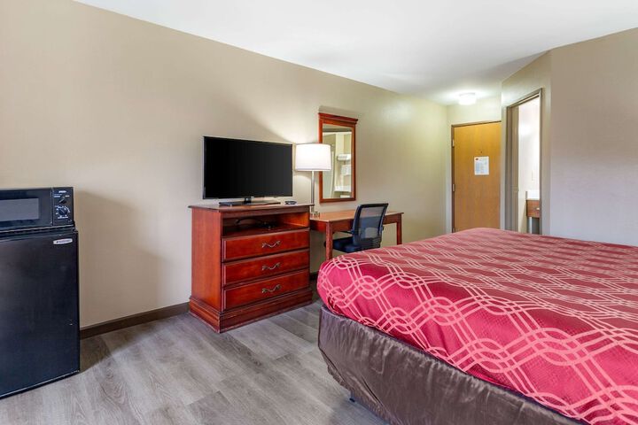 Econo Lodge Inn & Suites Dickson