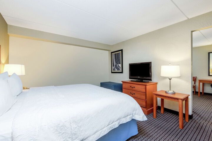 Room 11 of 26