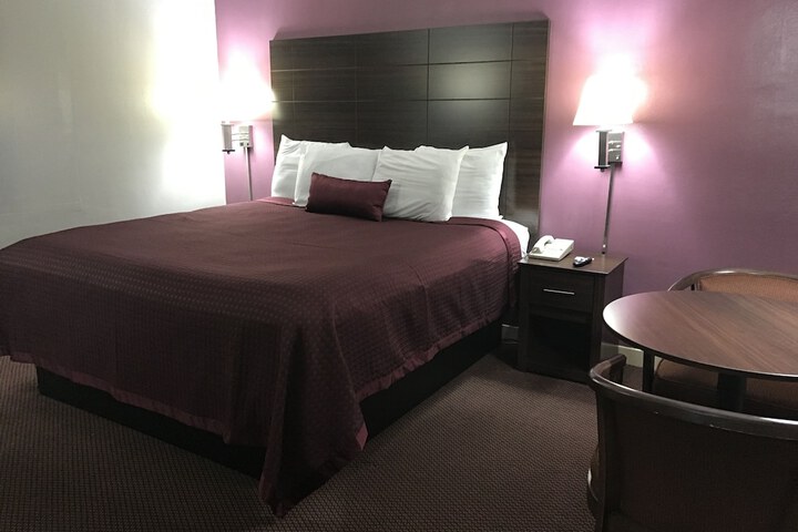 Room 22 of 38
