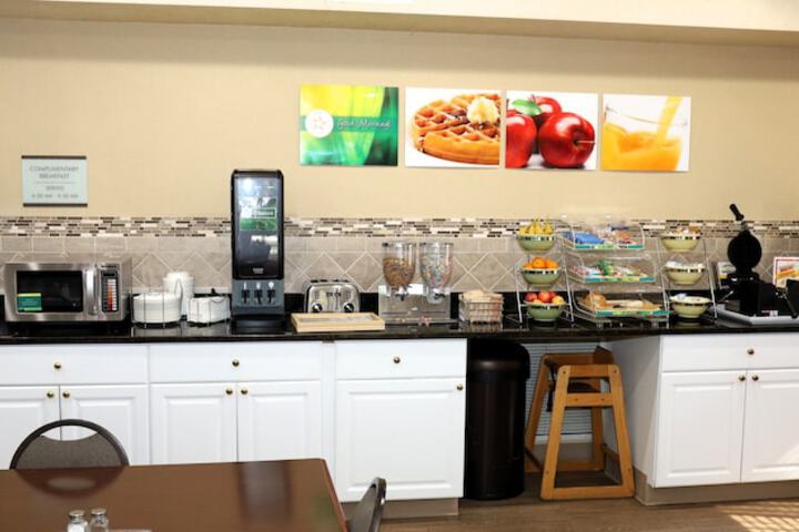 Quality Inn & Suites Bellville - Mansfield