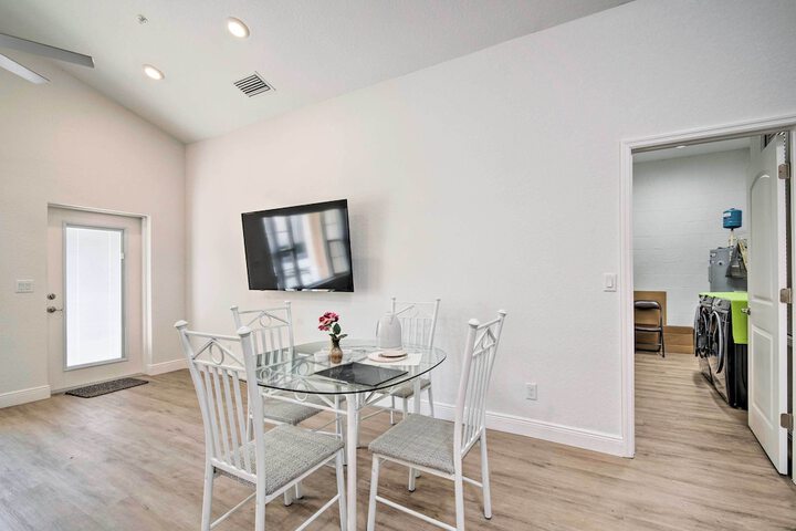 Sleek Tavares Condo 3 Miles to Downtown