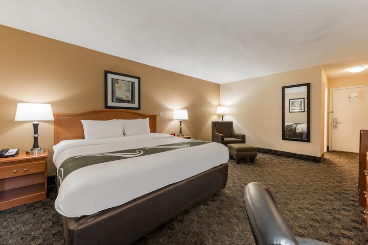 Quality Inn & Suites Portage Central