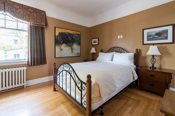 Room 27 of 51