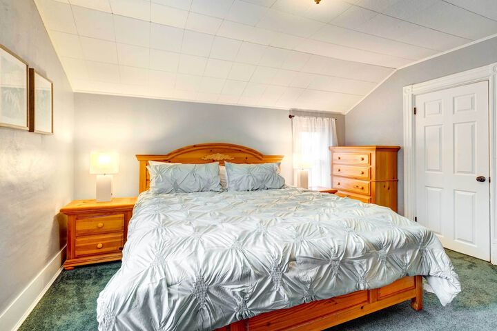 Sodus Point Home - Walkable to Beach!