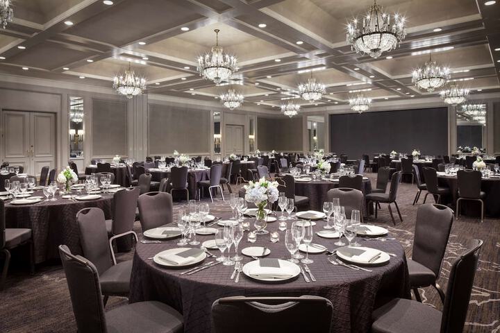 The Logan Philadelphia Curio Collection by Hilton