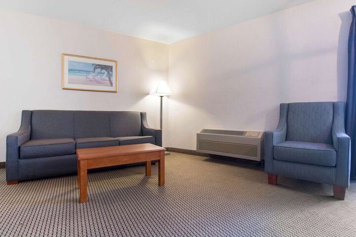 Room 34 of 49